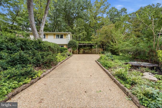 3305 POTTERTON DR, Falls Church, VA 22044
