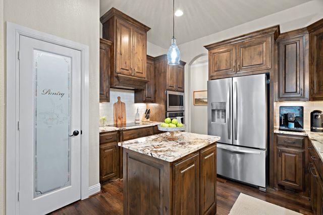 1509 Sea Breeze Lane, Azle, TX 76020