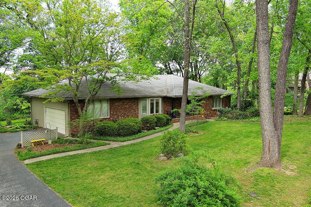 2615 E Melbourne Road, Springfield, MO 65804