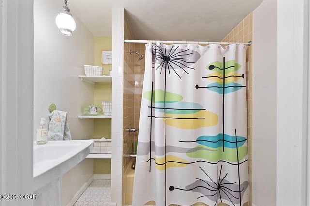 2615 E Melbourne Road, Springfield, MO 65804