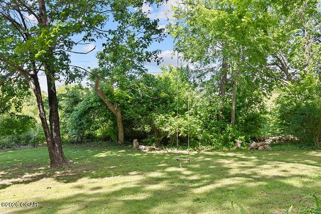 2615 E Melbourne Road, Springfield, MO 65804