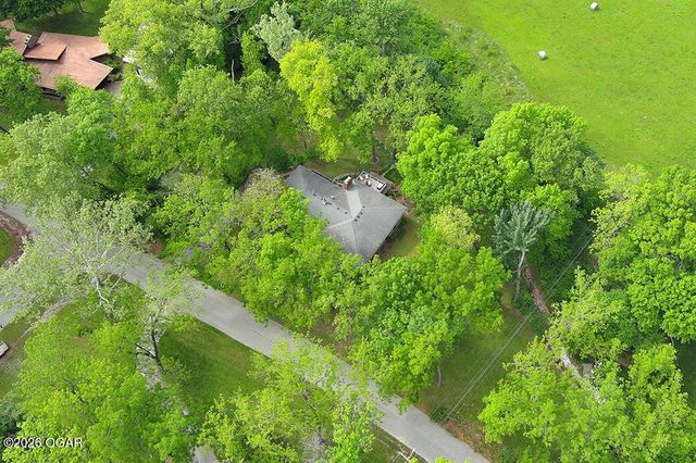 2615 E Melbourne Road, Springfield, MO 65804