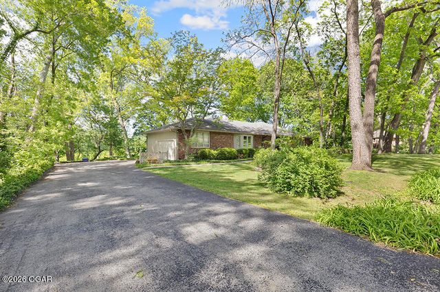 2615 E Melbourne Road, Springfield, MO 65804