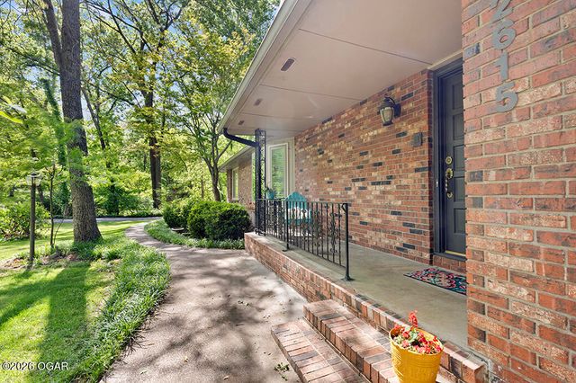 2615 E Melbourne Road, Springfield, MO 65804