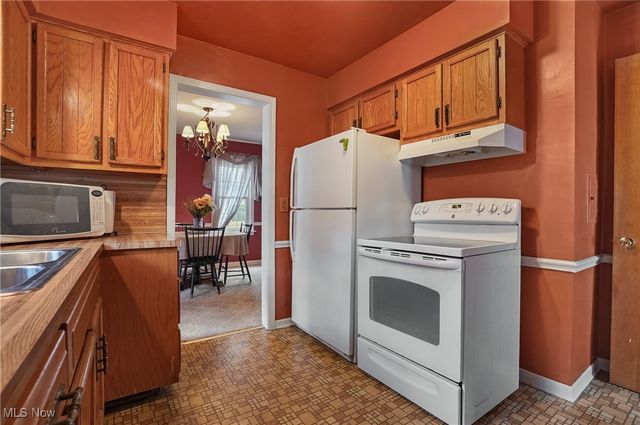 2474 16th Street, Cuyahoga Falls, OH 44223