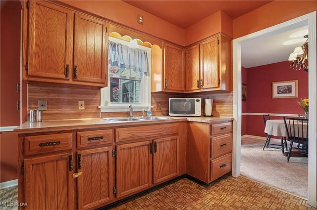 2474 16th Street, Cuyahoga Falls, OH 44223