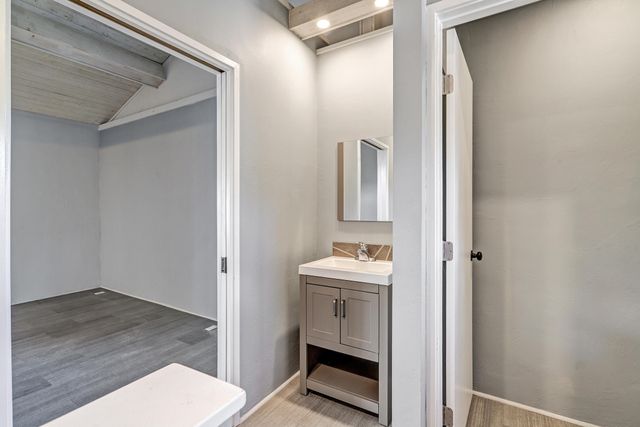316 Washington Street NE, Albuquerque, NM 87108