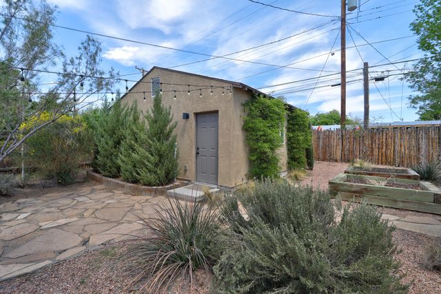 316 Washington Street NE, Albuquerque, NM 87108