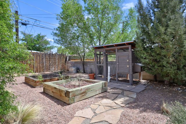 316 Washington Street NE, Albuquerque, NM 87108