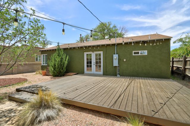 316 Washington Street NE, Albuquerque, NM 87108
