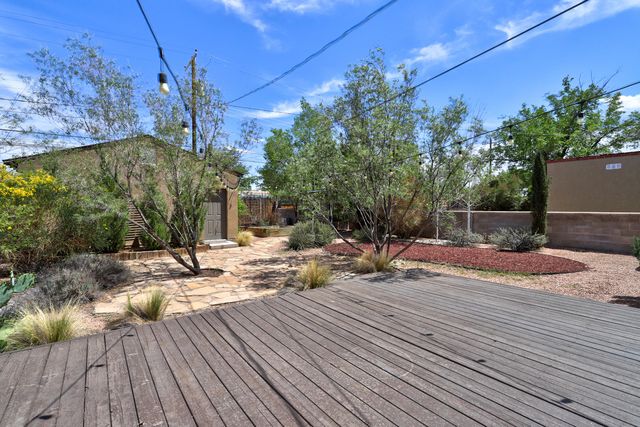 316 Washington Street NE, Albuquerque, NM 87108