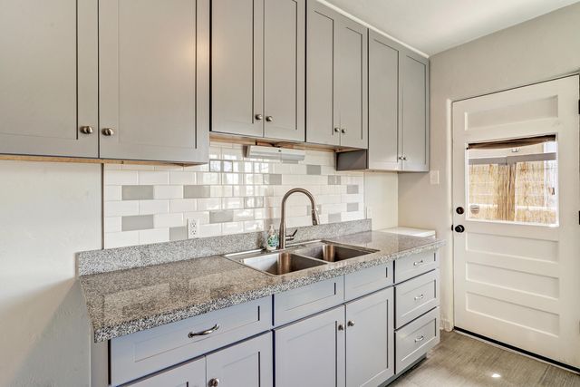 316 Washington Street NE, Albuquerque, NM 87108