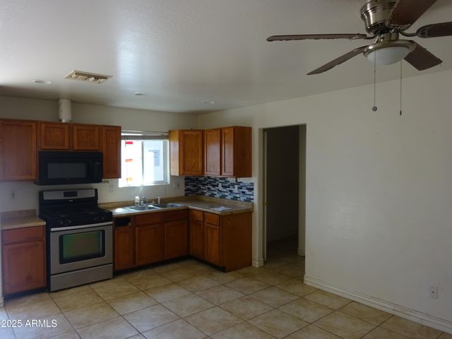 7148 N 48TH Avenue, Glendale, AZ 85301