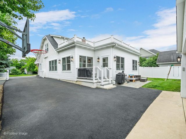 4512 WASHINGTON Street, Downers Grove, IL 60515