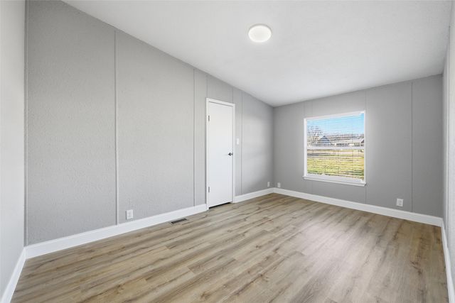 111 Jody Lane, Azle, TX 76020