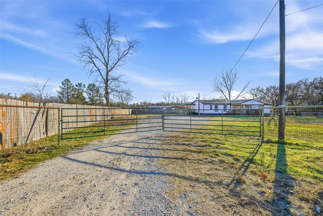 111 Jody Lane, Azle, TX 76020