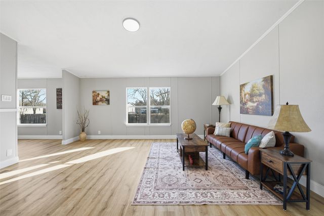 111 Jody Lane, Azle, TX 76020