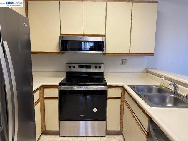 25850 Kay Ave, Hayward, CA 94545