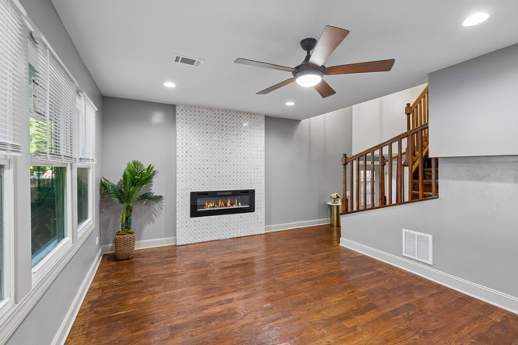 6853 S Langley Avenue, Chicago, IL 60637 — photo 4