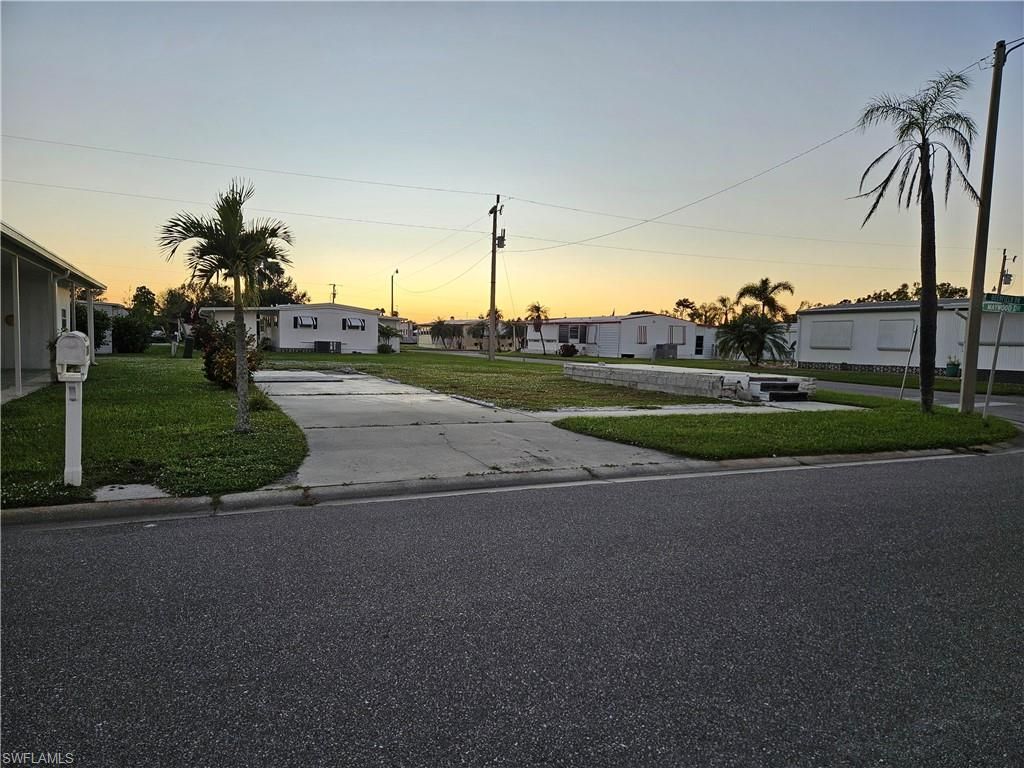 2771 Deerfield DR, NORTH FORT MYERS, FL 33917 — photo 2