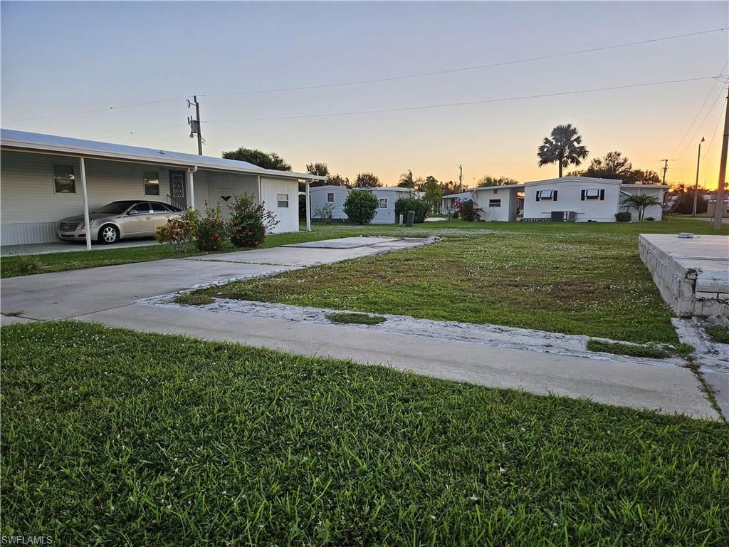2771 Deerfield DR, NORTH FORT MYERS, FL 33917 — photo 4