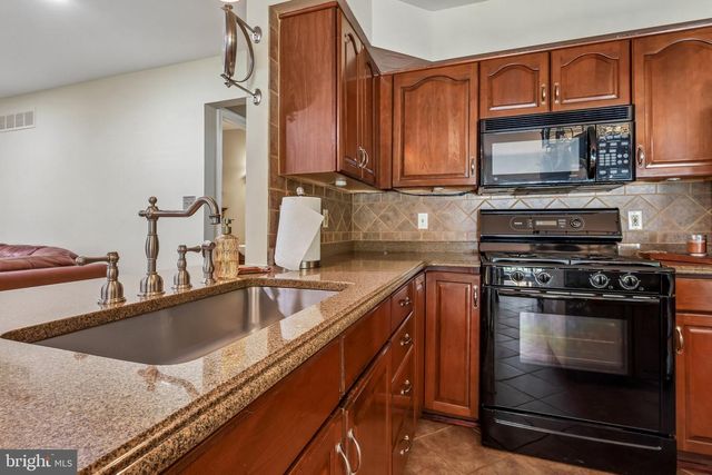 1 WOODMONT CT, Mantua, NJ 08051