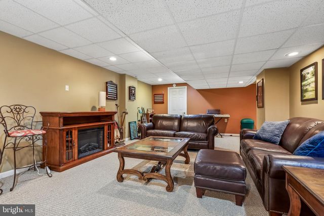 1 WOODMONT CT, Mantua, NJ 08051