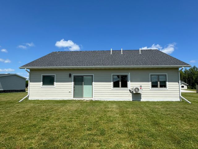 602 Lincoln Street SE, Warroad, MN 56763