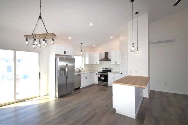 602 Lincoln Street SE, Warroad, MN 56763