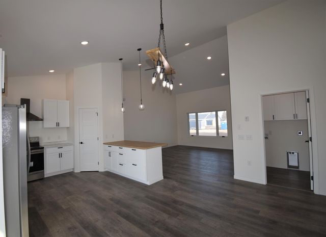 602 Lincoln Street SE, Warroad, MN 56763