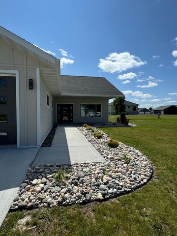 602 Lincoln Street SE, Warroad, MN 56763