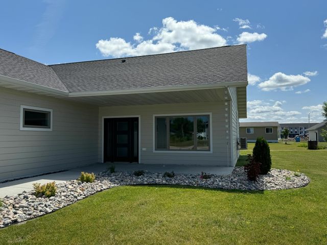 602 Lincoln Street SE, Warroad, MN 56763