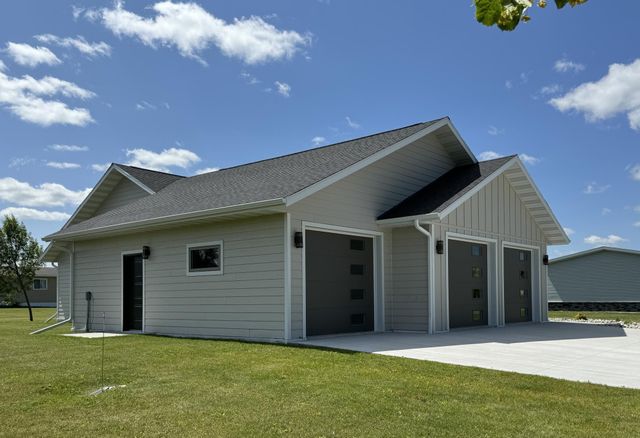 602 Lincoln Street SE, Warroad, MN 56763