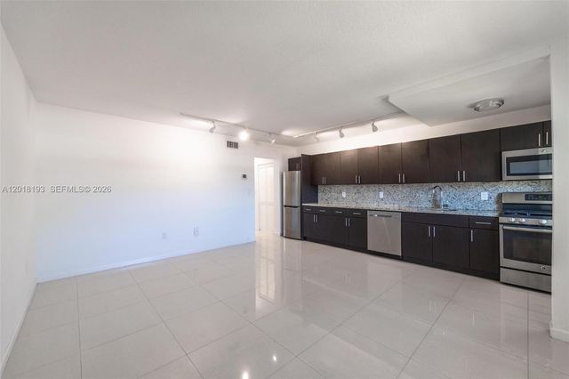 525 Meridian Ave 305, Miami Beach, FL 33139