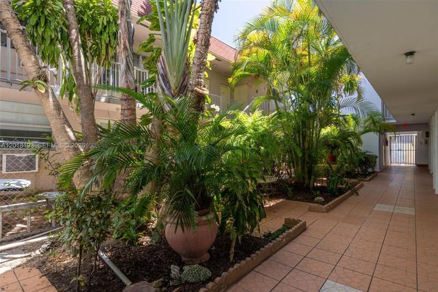 525 Meridian Ave 305, Miami Beach, FL 33139