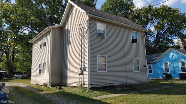 634 Sumner Street UP, Akron, OH 44311