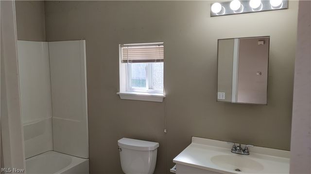634 Sumner Street UP, Akron, OH 44311
