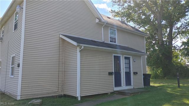 634 Sumner Street UP, Akron, OH 44311