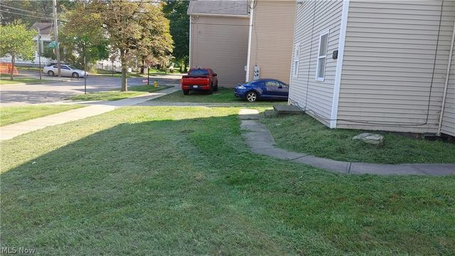 634 Sumner Street UP, Akron, OH 44311