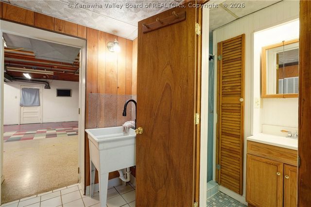 108 Elm Street, Elkview, WV 25071