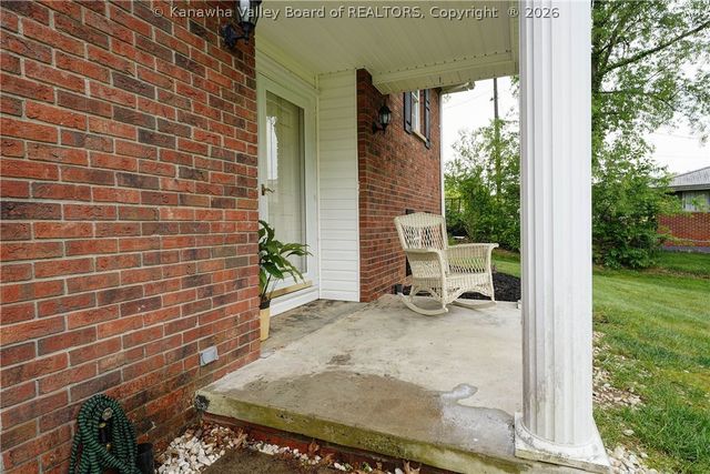 108 Elm Street, Elkview, WV 25071