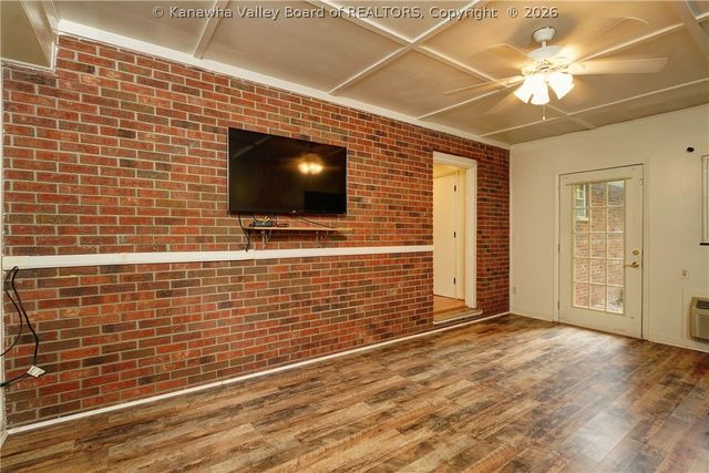 108 Elm Street, Elkview, WV 25071