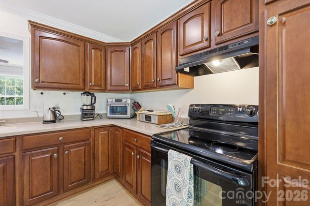 5 Terrace Court, Asheville, NC 28804