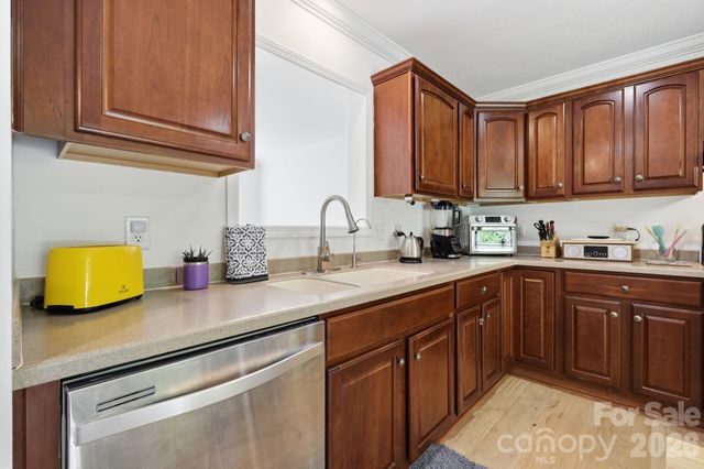5 Terrace Court, Asheville, NC 28804
