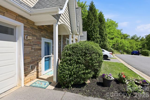 5 Terrace Court, Asheville, NC 28804