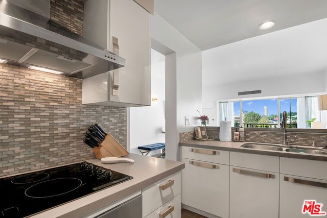 1155 N La Cienega Boulevard 1103, West Hollywood, CA 90069