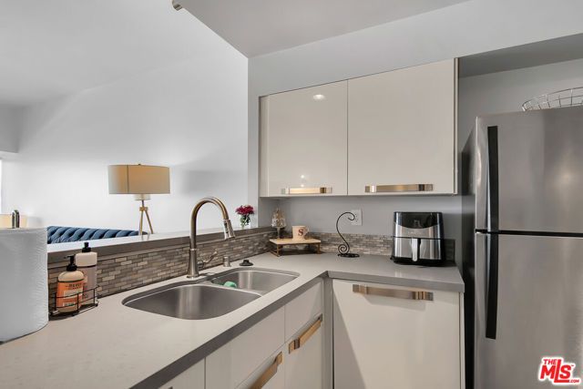 1155 N La Cienega Boulevard 1103, West Hollywood, CA 90069