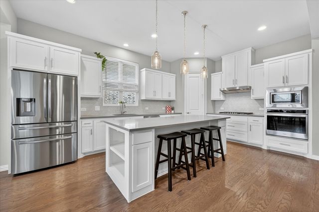 713 Rous Falls Drive, Mckinney, TX 75071