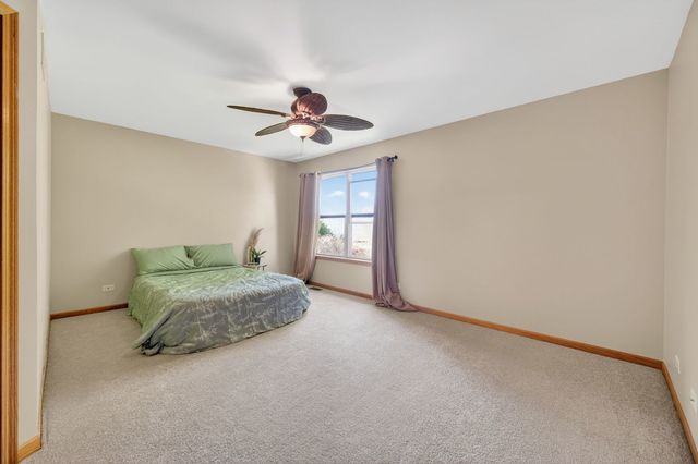 322 Hemlock Lane, Oswego, IL 60543