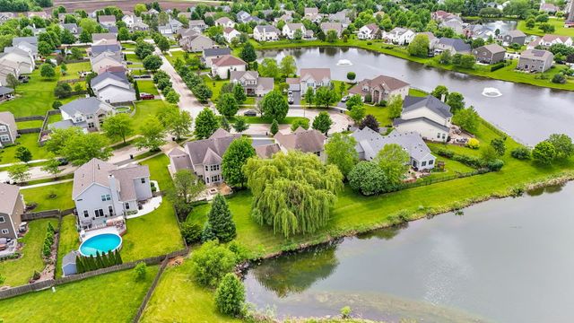 322 Hemlock Lane, Oswego, IL 60543